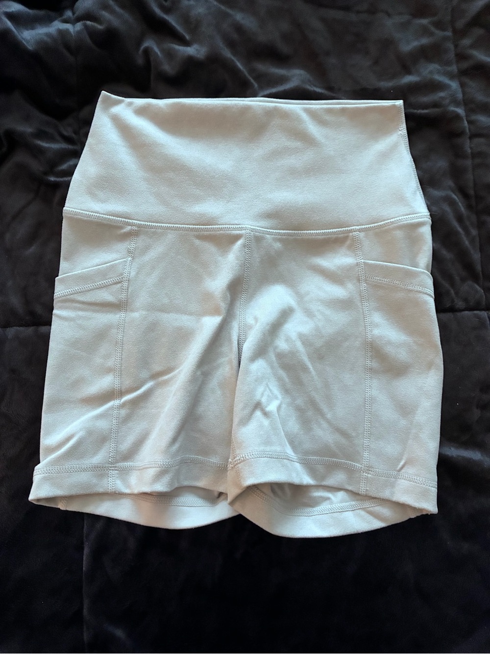 Yogalicious Light Gray High-Waist Bike Shorts 5 inch with Side Pockets